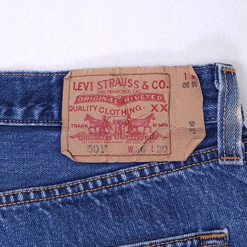 Levis size tag